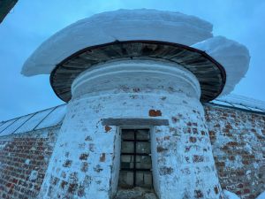 Троице-Никольский монастырь. Монастырская башня. Утреннее фото. Зима 2022