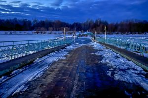 Гороховецкий понтонный мост. Зимнее фото