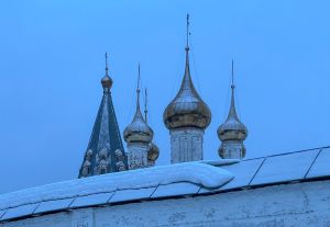 Троице-Никольский монастырь. Монастырские купола. Утреннее фото. Зима 2022